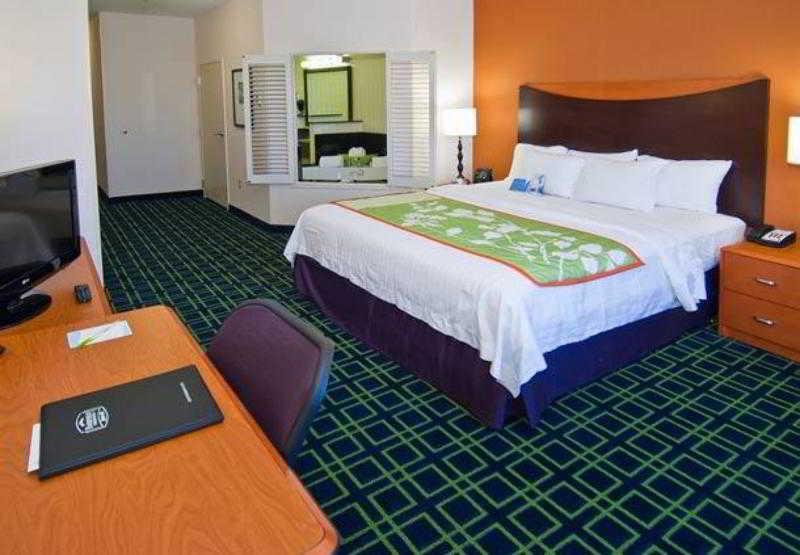 Fairfield Inn & Suites By Marriott Oklahoma City Nw Expressway/Warr Acres Dış mekan fotoğraf