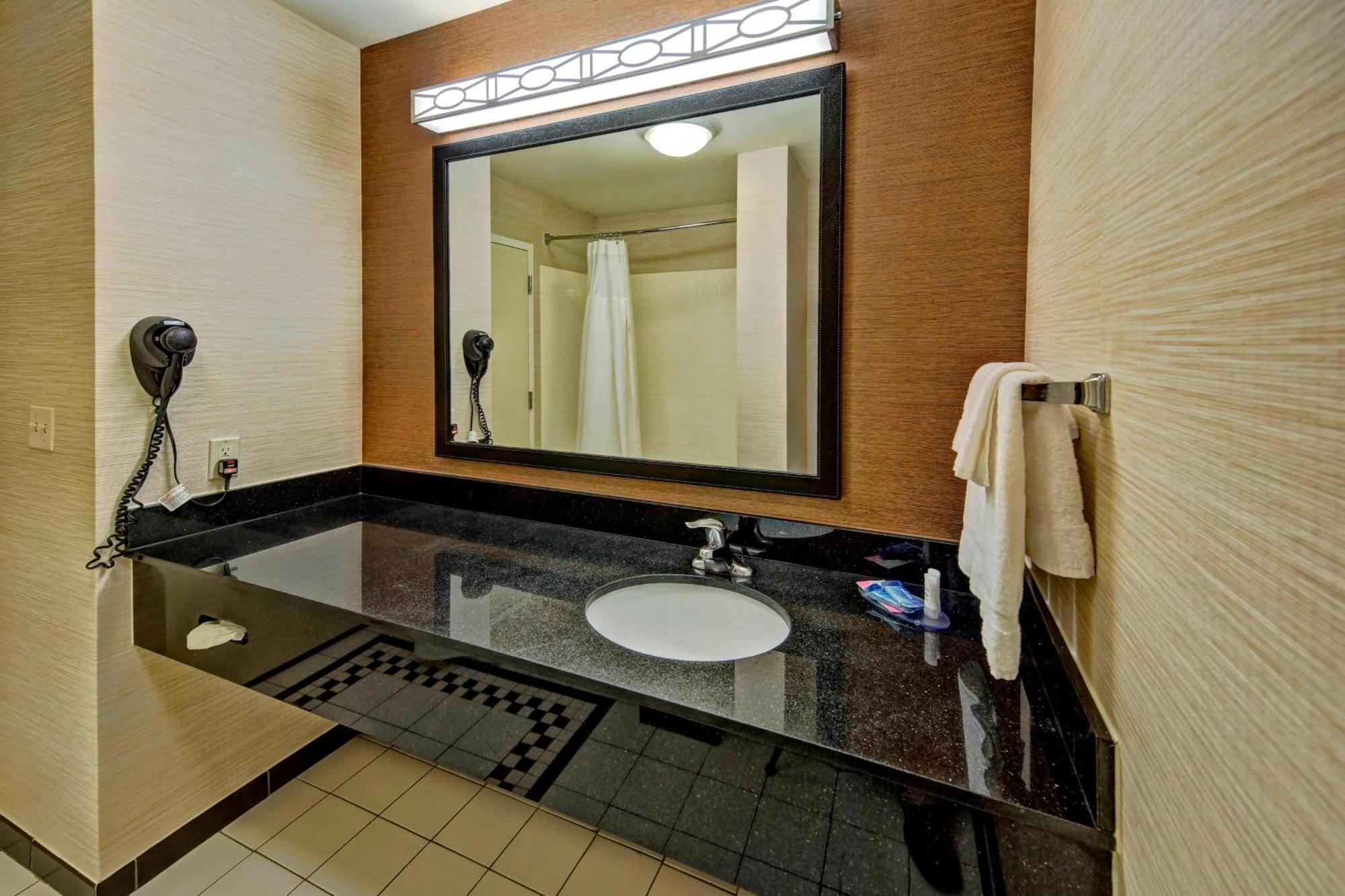 Fairfield Inn & Suites By Marriott Oklahoma City Nw Expressway/Warr Acres Dış mekan fotoğraf